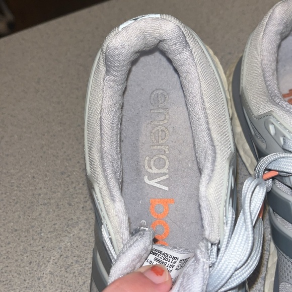 Grey and peach adidas energy boost running shoes size 6.5 - Picture 4 of 6